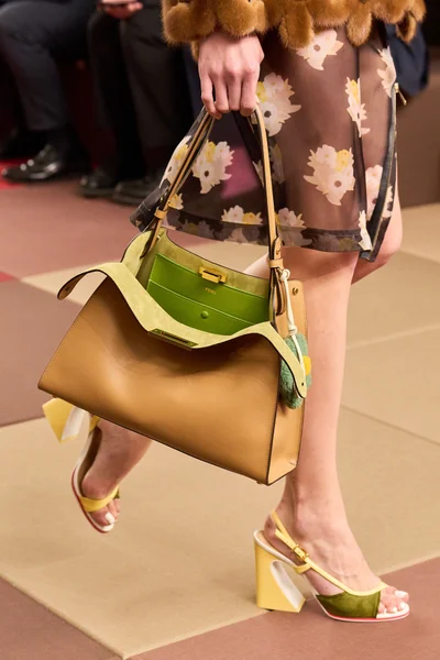 Look 208